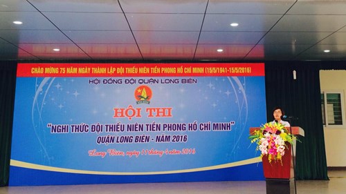 Hội thi Nghi thức Đội khối trường THCS quận Long Biên năm học 2015-2016.